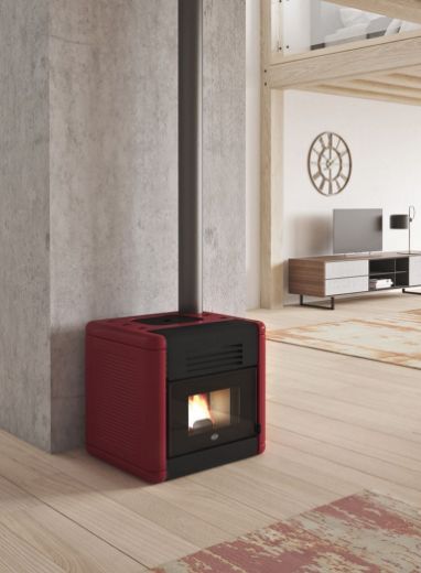 Immagine di STUFA PELLET EVA CALOR MODELLO DADO  7,5 kW IN CERAMICA