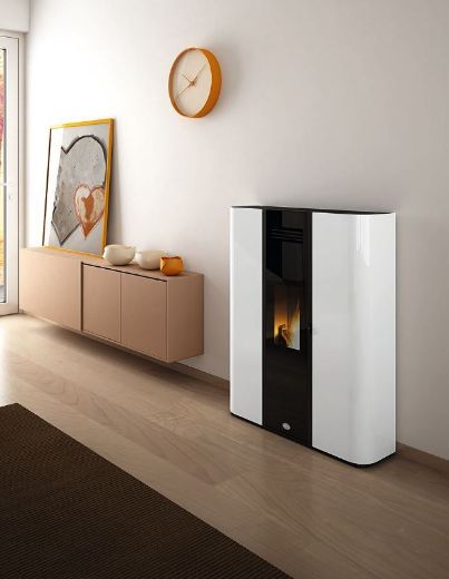 Immagine di Stufa Pellet Ermetica 9,4 Kw Eva Calor Mod. Diva Canalizzabile