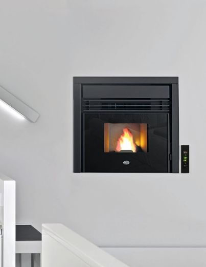 Immagine di Inserto A Pellet 7,5 Kw Eva Calor Modello Cerino